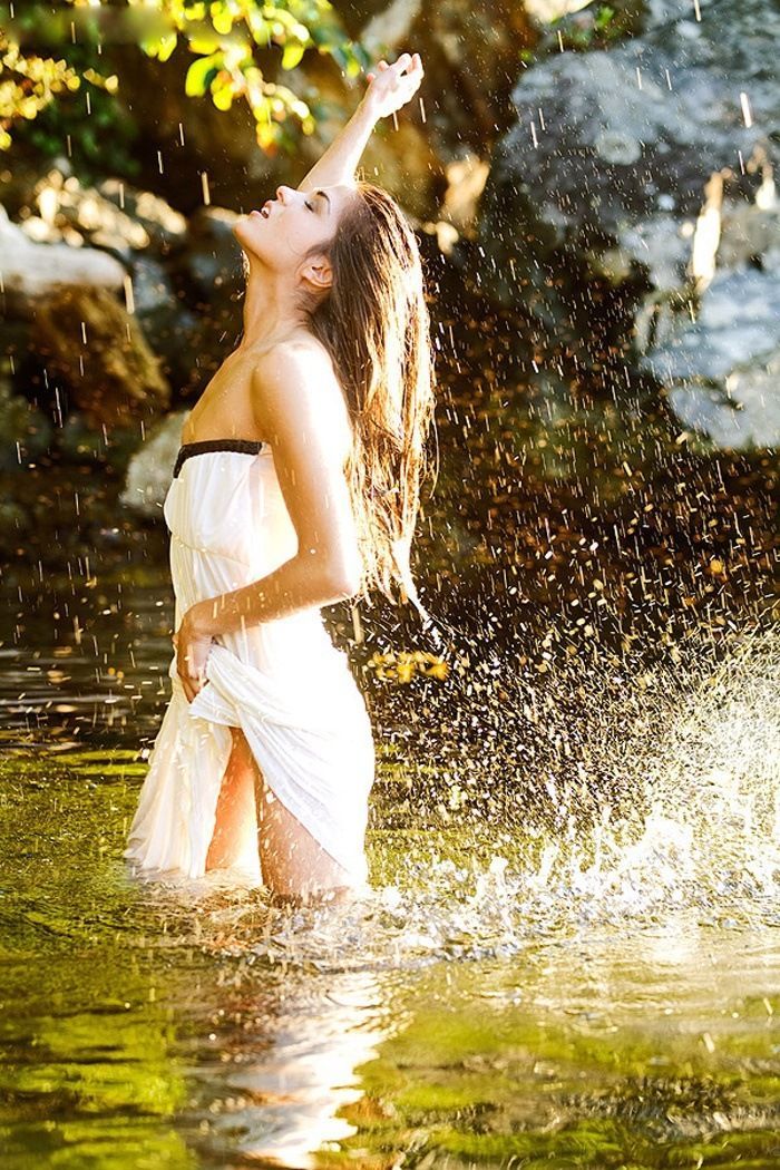 Marie Avgeropoulos in Belmopan