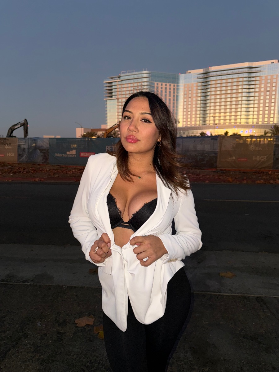 Take a pause and enjoy Ali Cruz — streaming from Belmopan