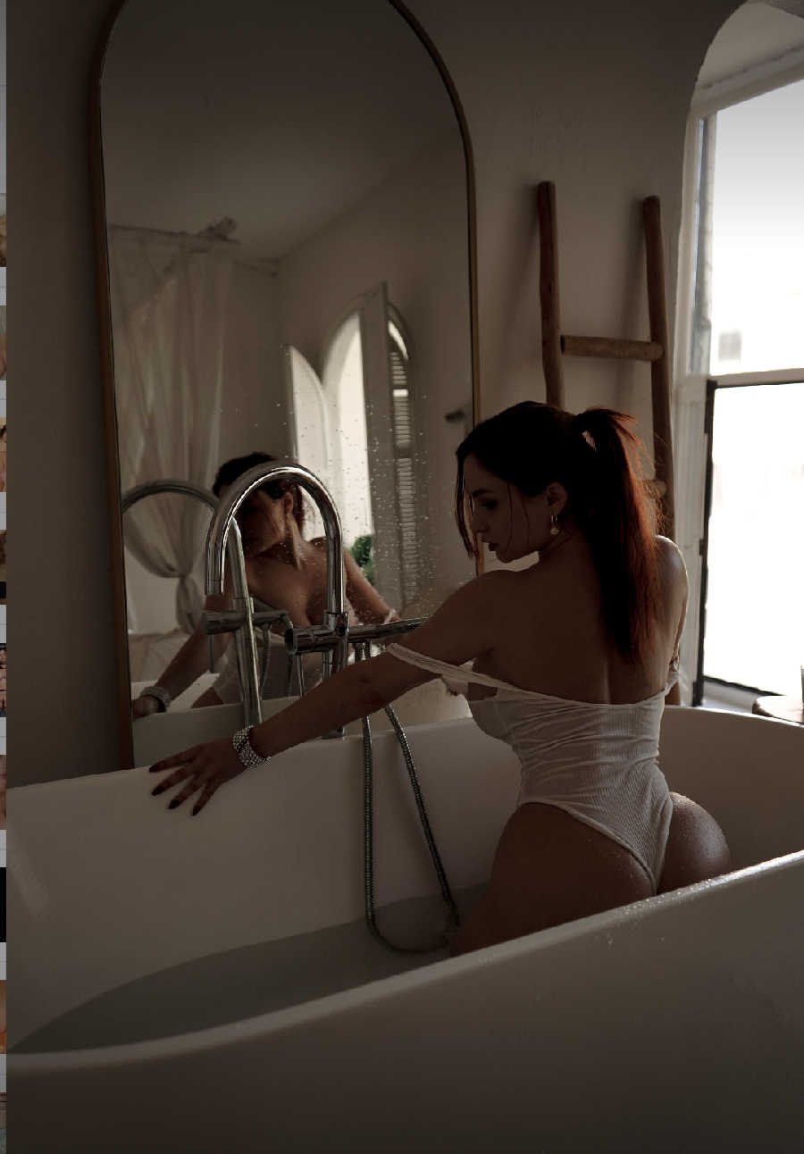 A playful frame from Miranda Faith nude — online in Belmopan