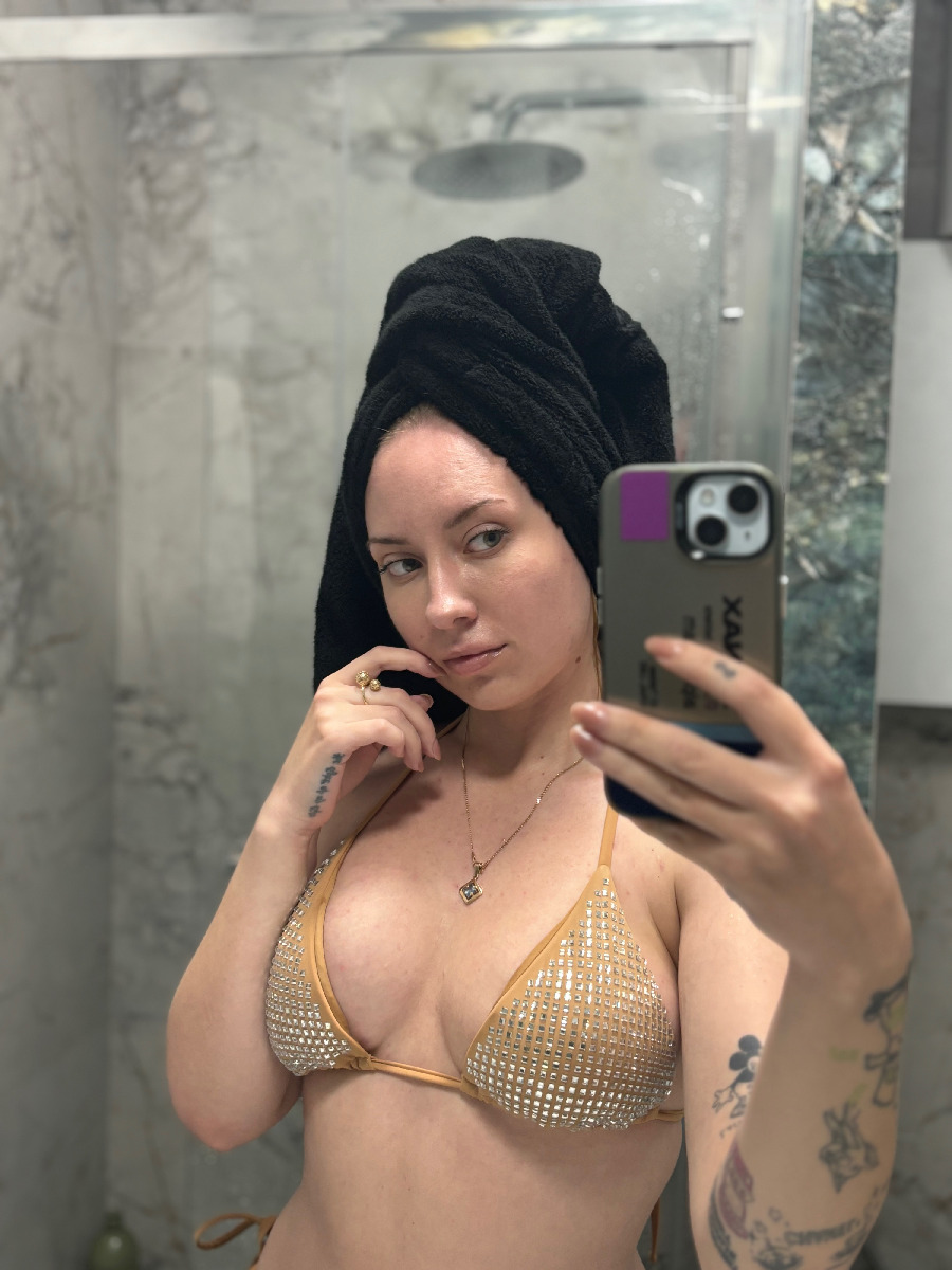 Nude girl KateV in Belmopan