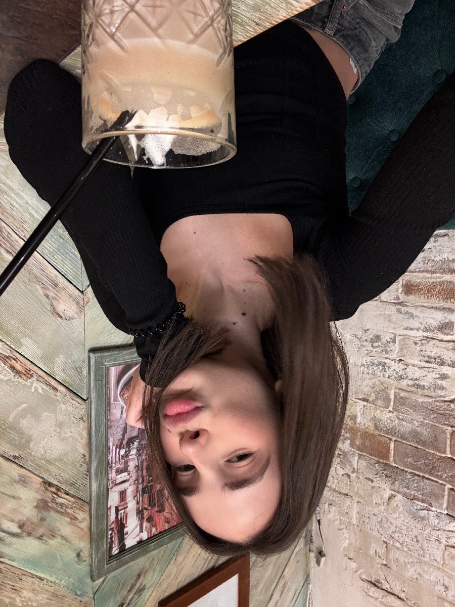 Fresh photos, fresh mood — Tina online in Belmopan